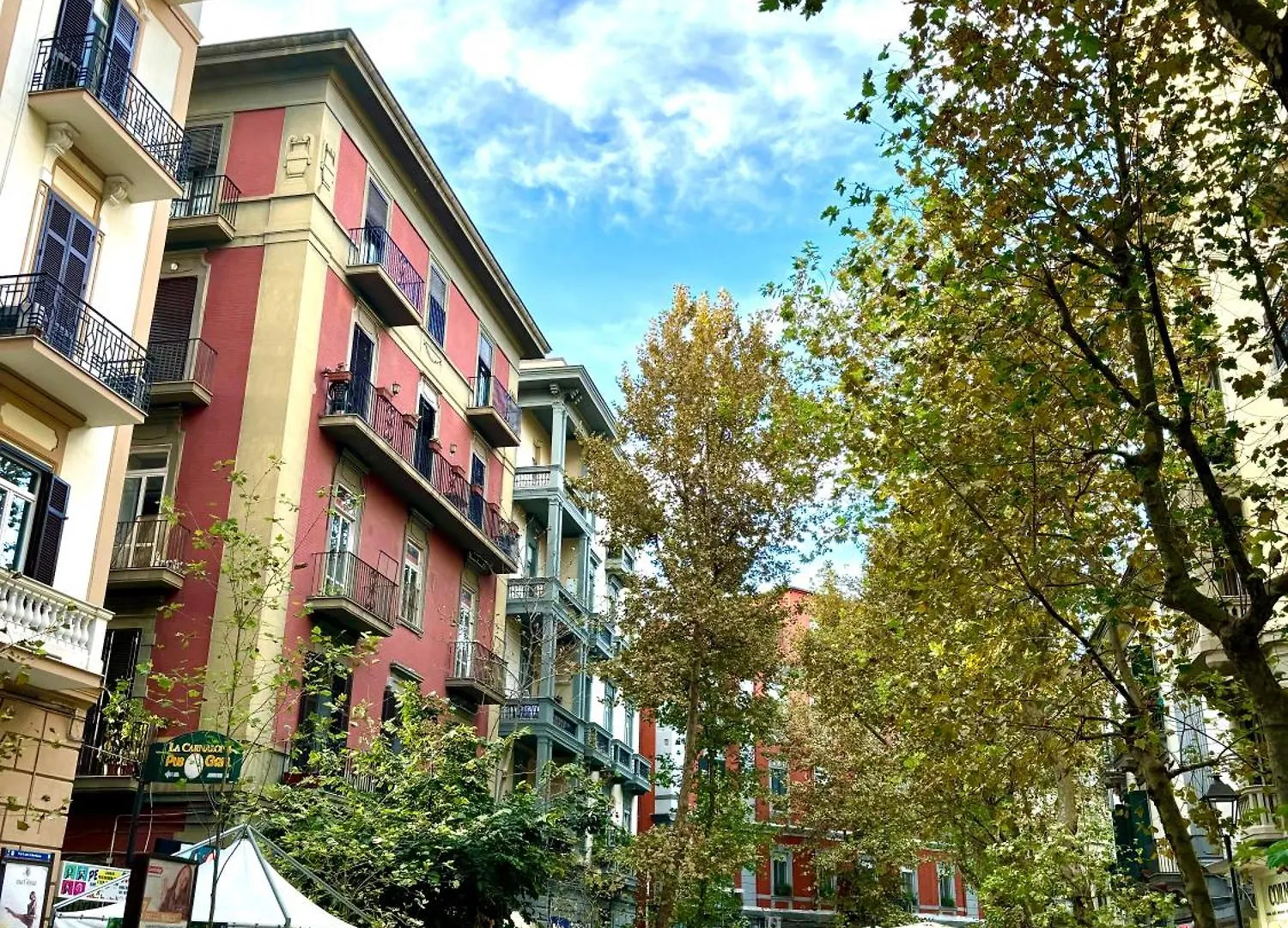 Step126 Hotell Neapel